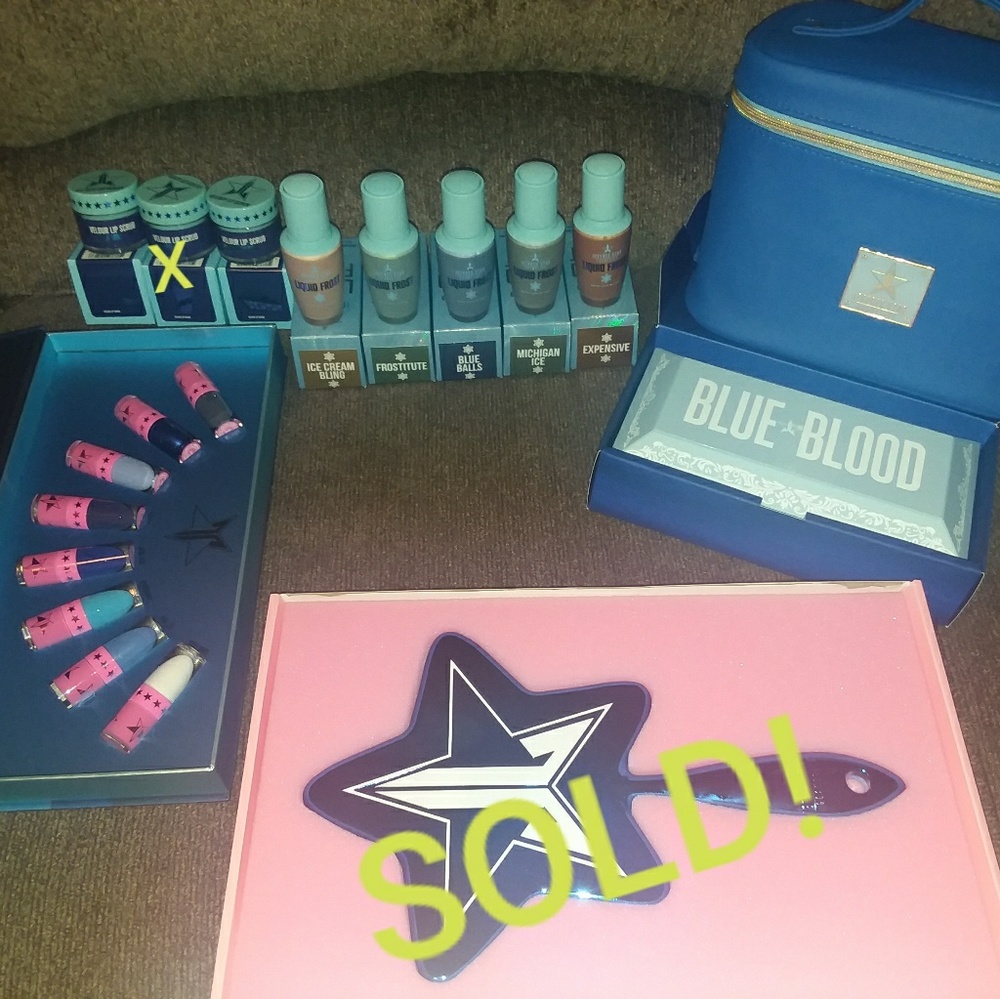 BNIB Jeffree Star Blue Blood Master Collection!